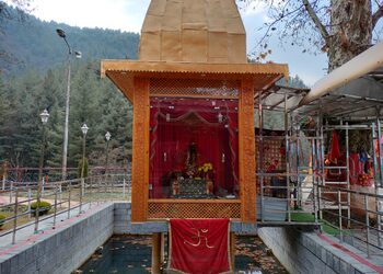 Zeashta-devi-shrine-Temples-Srinagar-Jammu-and-kashmir-1